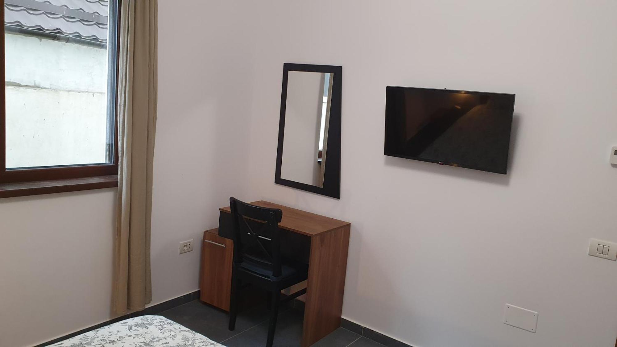 Mrs House 1 * Bucarest